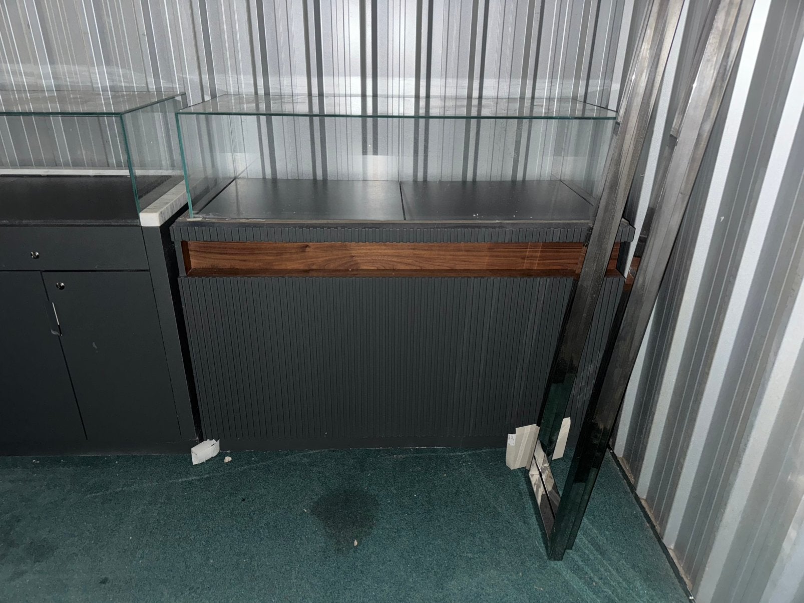 Juwelier vitrines of kasten. Plus 2 deuren met de kozijnen, Ophalen, Zo goed als nieuw, 25 tot 50 cm