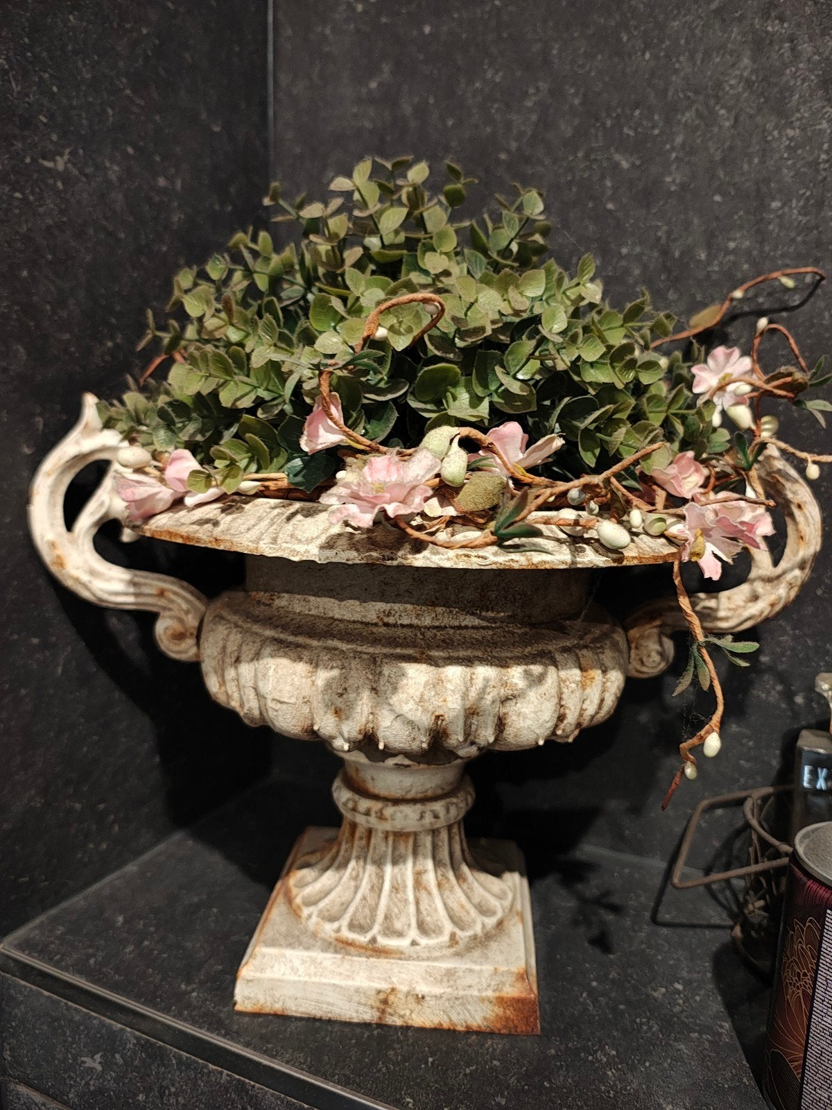 Grote zware Franse oorvaas van gietijzer, Ophalen of Verzenden