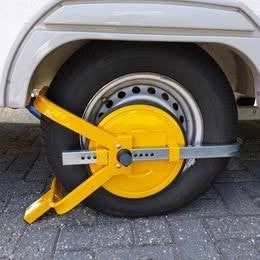 Wielklem / parkeerbeugel inclusief sleutels, Ophalen, Zo goed als nieuw