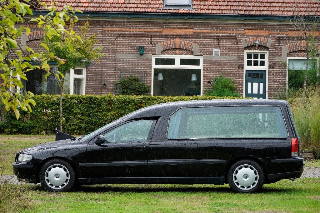 Volvo 2001 Zwart Rouwauto, Auto's, Automaat, 1800 kg, Overige carrosserieën, Leder en Stof