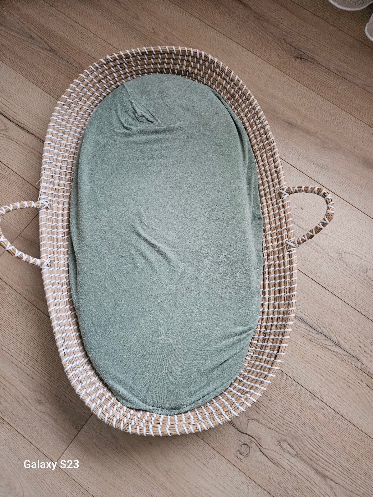 Mooie rieten baby verschoonmand met matrasje, Ophalen of Verzenden