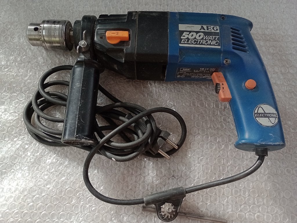 AEG 500 Watt Elektronische Boormachine Makita boormachine, Ophalen of Verzenden, Gebruikt, Accuboormachine, Bosch