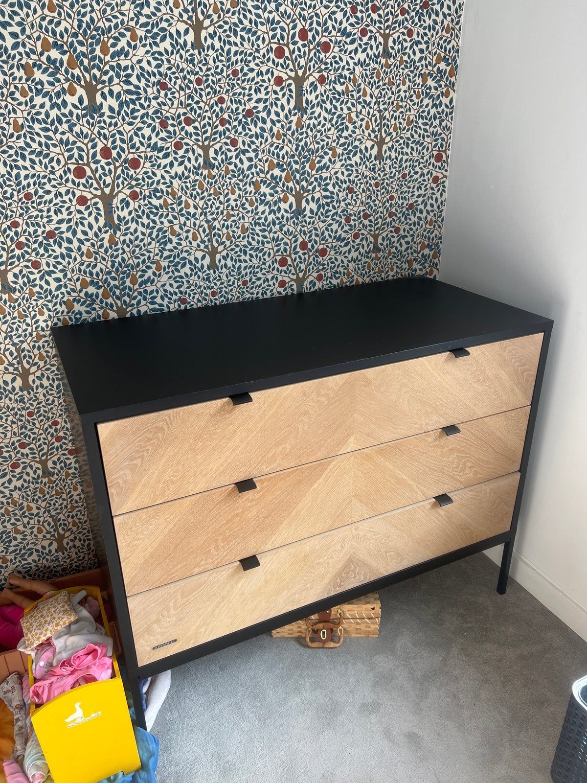 Kidsmill Vince Commode Breed Black / Oak, 100 tot 150 cm, Ophalen of Verzenden, Zo goed als nieuw, 3 of 4 laden