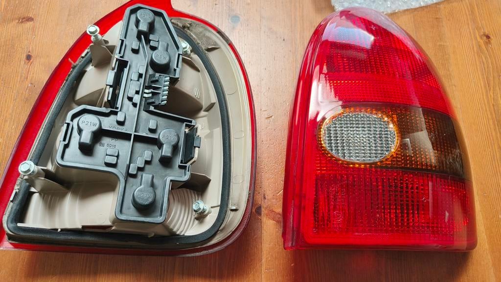 Opel Corsa B Achterlichten - Set Links & Rechts, Auto-onderdelen, Verlichting, Ophalen of Verzenden, Opel