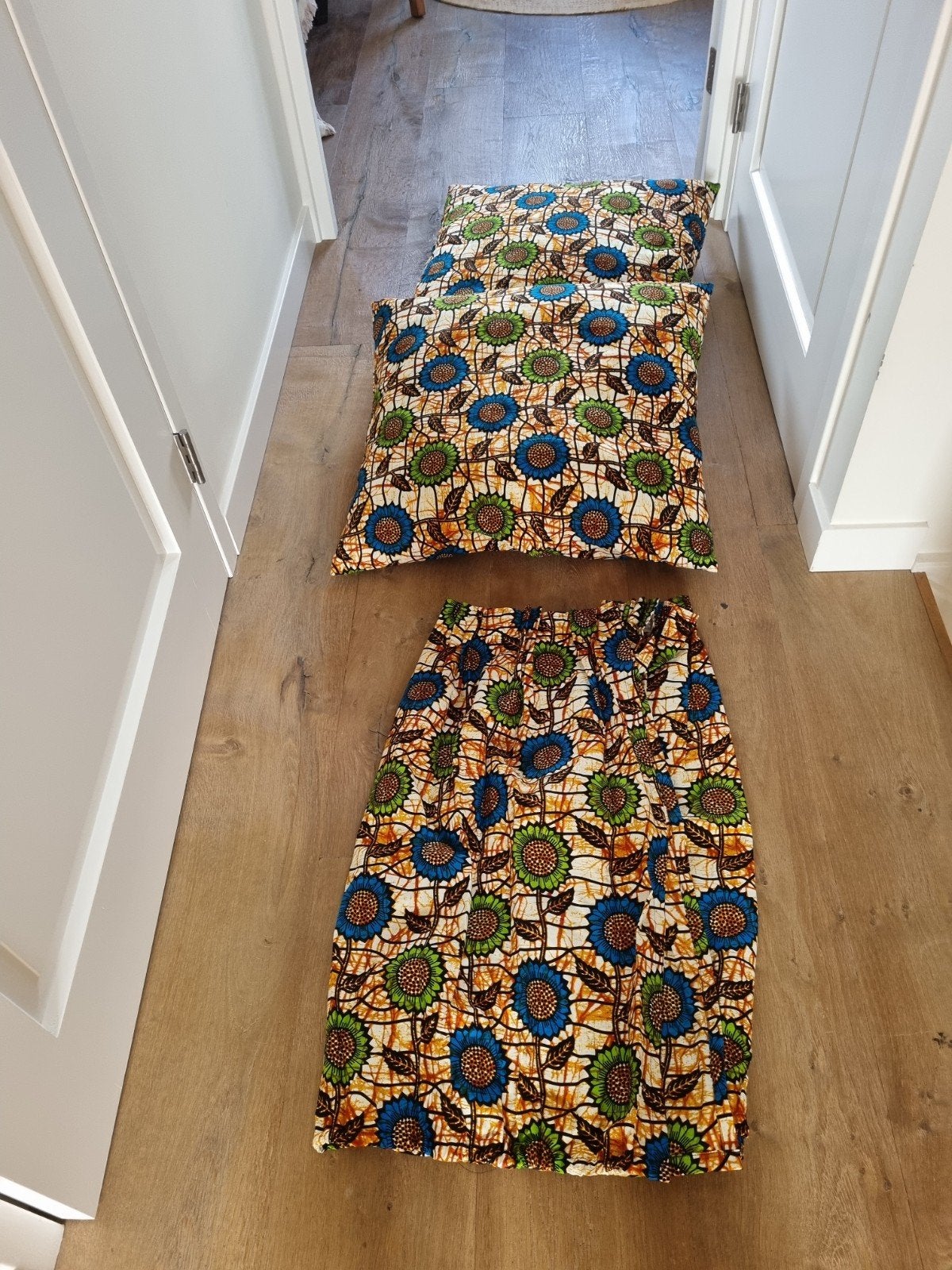 Caravan pimpset: kussens en gordijnen (80x60cm, 60x60cm), Ophalen