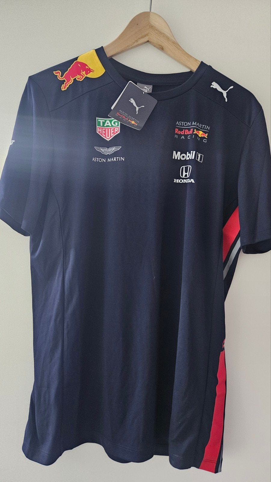 2x Nieuwe Formule 1 Puma Red Bull Racing shirts dames M & L, Maat 38/40 (M), Nieuw, Ophalen of Verzenden, Korte mouw
