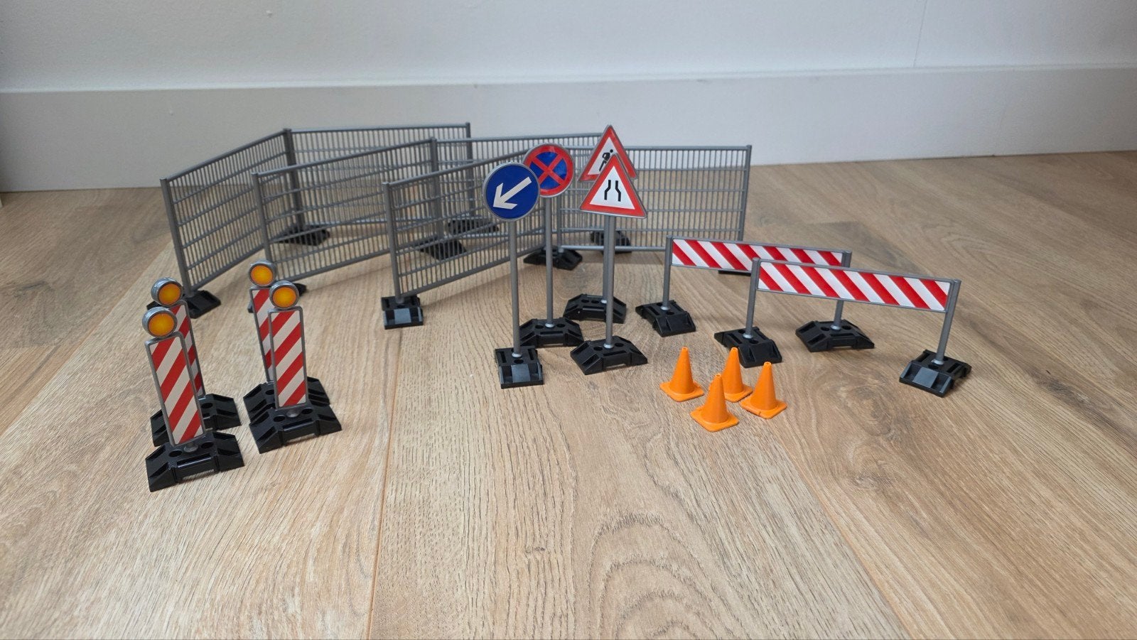 Bruder Constructiewerk Set - Wegafzetting en Verkeersborden, Kinderen en Baby's, Speelgoed | Overig, Ophalen of Verzenden, Zo goed als nieuw