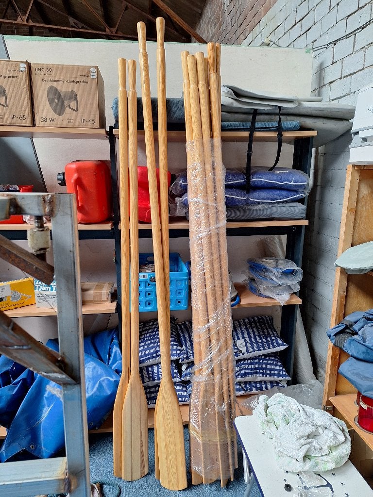 Nieuwe handgemaakte houten roeiriemen 220cm lang., Watersport en Boten, Peddels, Ophalen, Nieuw, Enkelbladige peddel