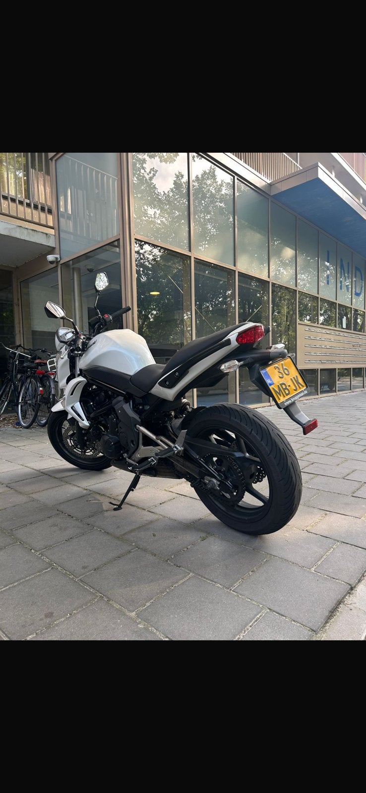 Kawasaki ER6-N, Motoren, 2 cilinders, 660 cc, Particulier, Minimaal motorrijbewijs A2