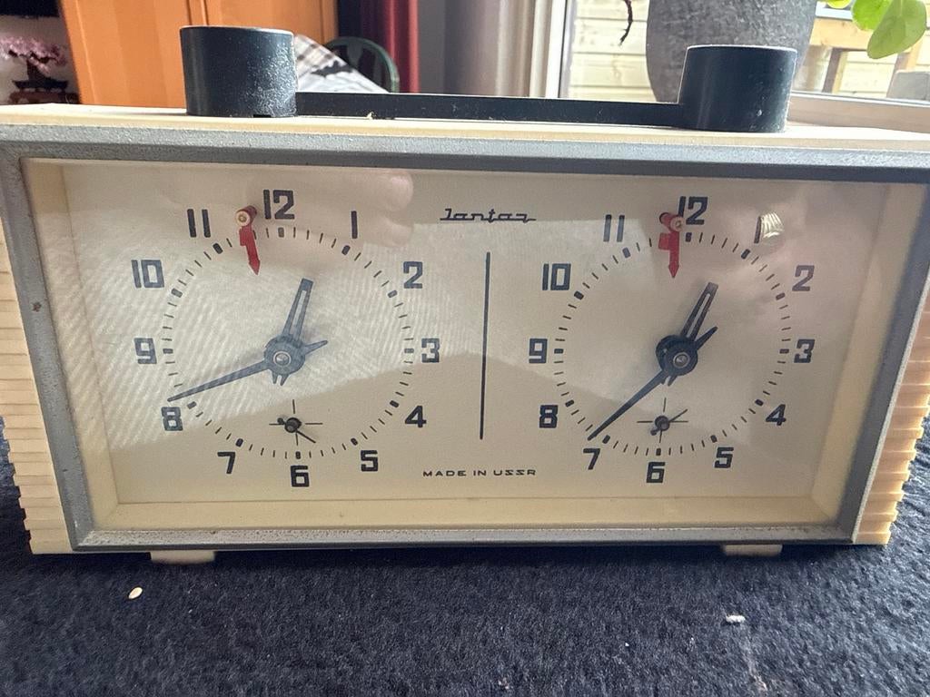 Vintage Schaakklok Jantar - Made in USSR, Ophalen of Verzenden
