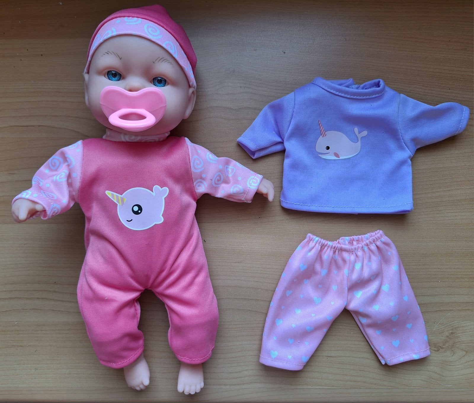Babypopje met extra kleding en speen, Ophalen of Verzenden, Zo goed als nieuw, Babypop
