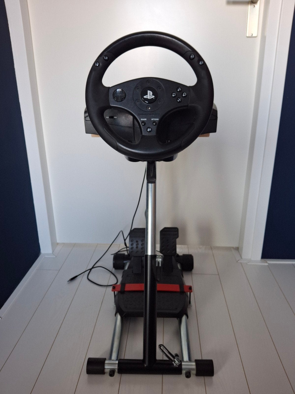 Thrustmaster T150 stuur met pedalen en Wheel Stand Pro, Ophalen, Zo goed als nieuw, Stuur of Pedalen, PlayStation 4