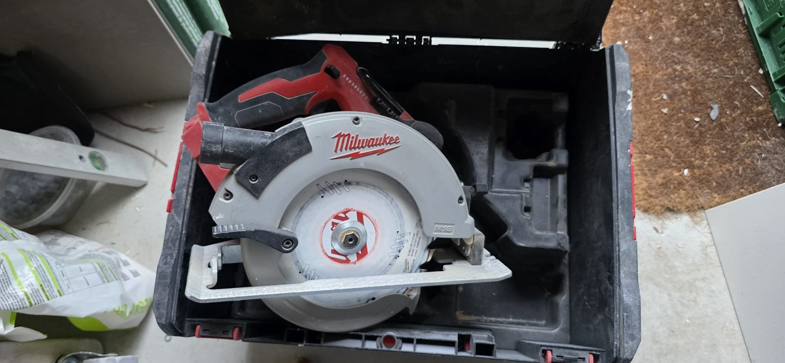 Milwaukee M18 fuel cirkelzaag, Cirkelzaag, Ophalen of Verzenden, Zo goed als nieuw, 30 tot 70 mm