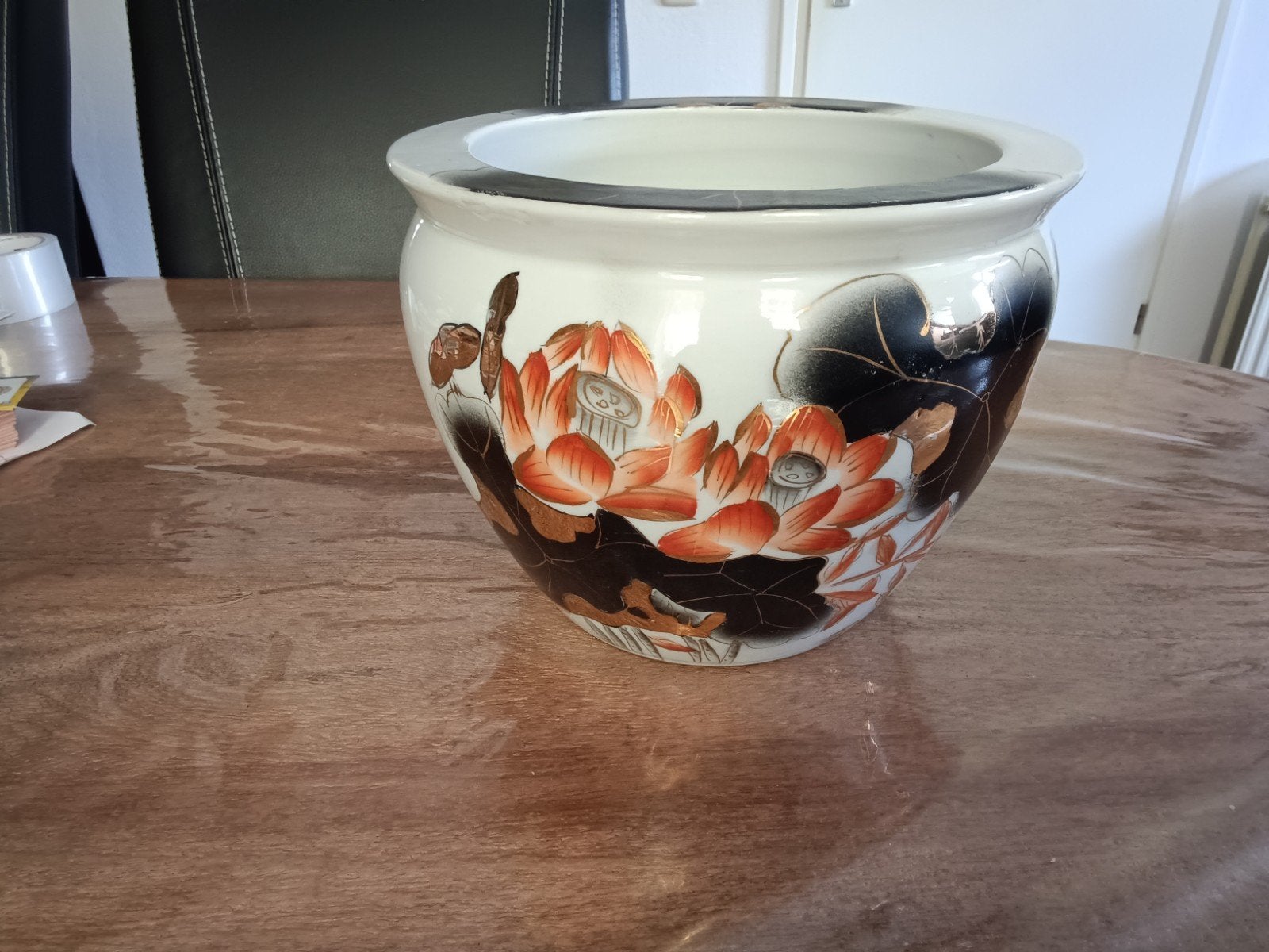 Antieke Chinese bloempot met lotusdecoratie, Ophalen of Verzenden