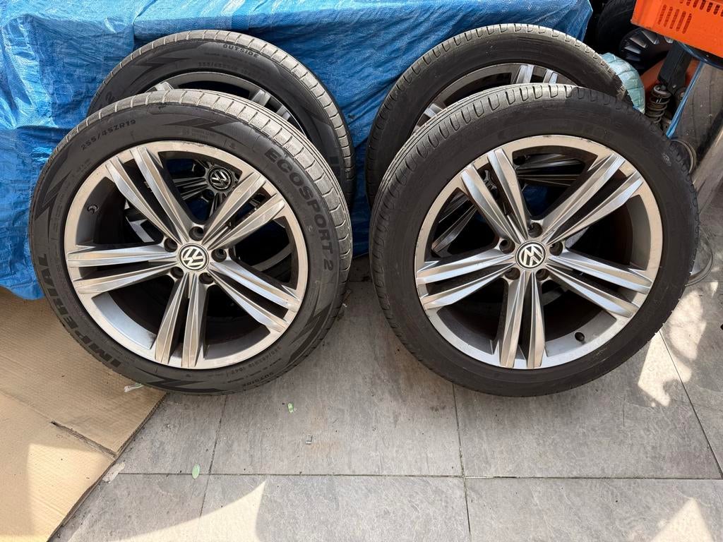 Originele Volkswagen R-line velgen (incl. banden), 19 inch, Gebruikt, 255 mm, Banden en Velgen
