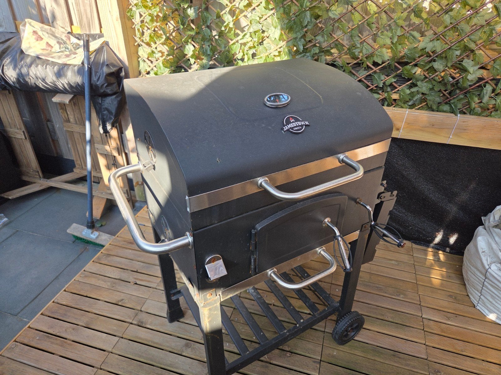 Jamestown Grill Houtskool BBQ - Gebruikt, Tuin en Terras, Ophalen, Gebruikt, Jamestown