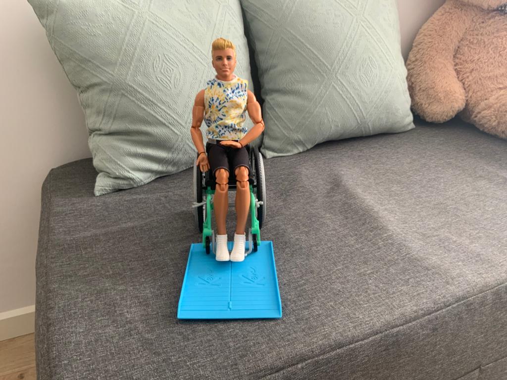 Barbie Ken in rolstoel - Zo goed als nieuw, Ophalen, Zo goed als nieuw