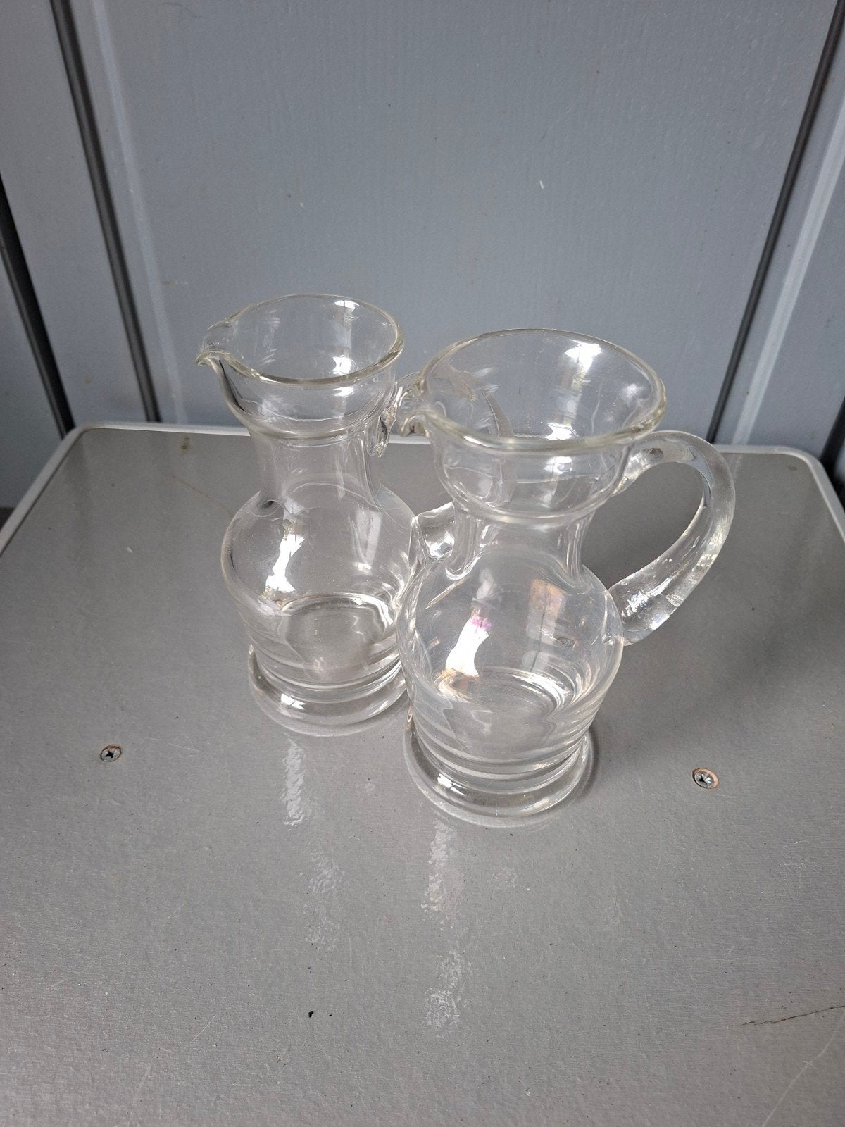 Set van 2 glazen kannetjes, Ophalen