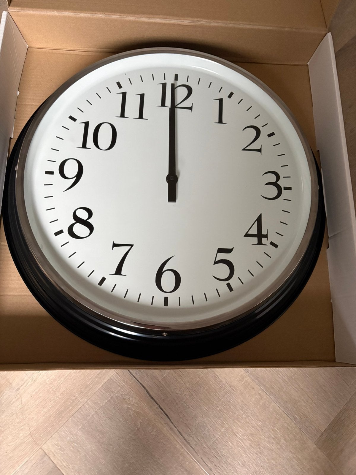 Klok, Ophalen, Zo goed als nieuw, Wandklok