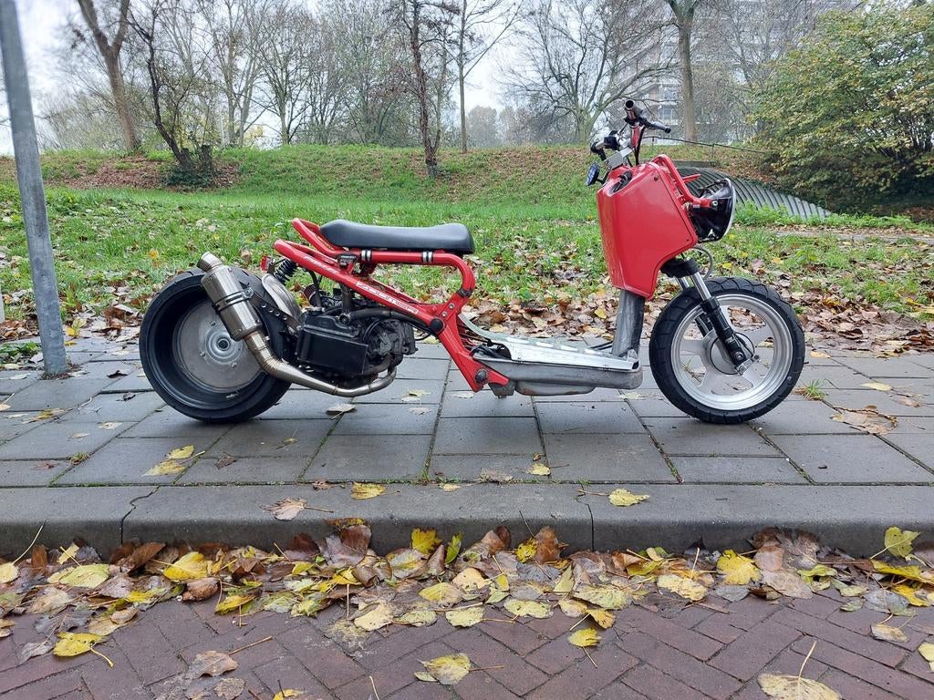 Custom honda zoomer., Fietsen en Brommers, Brommers | Honda, Ophalen, Gebruikt, Overige modellen, Maximaal 45 km/u