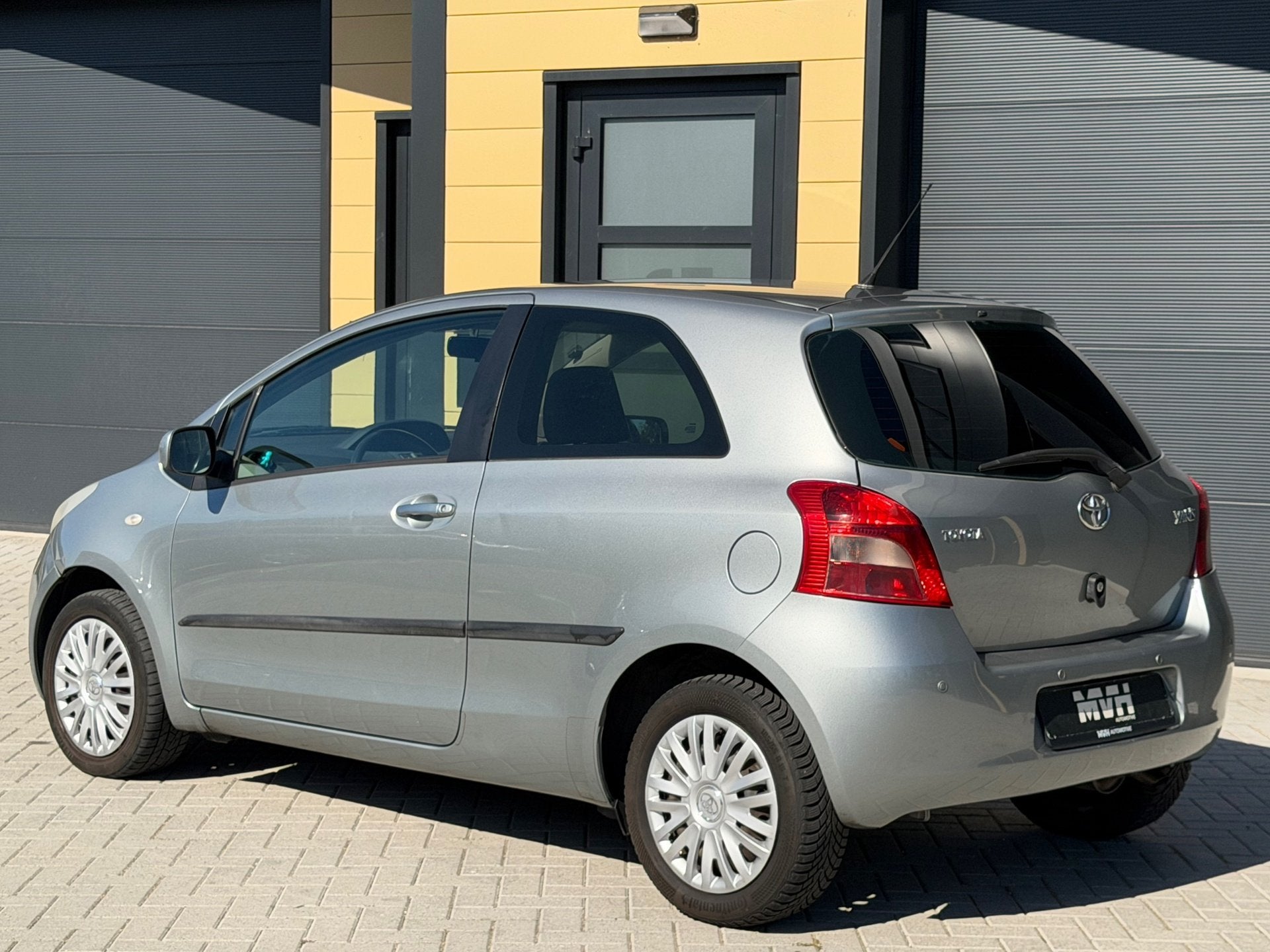 Toyota Yaris 1.3 VVTi Sol - Airco - PDC - Nieuwe APK - MF St, Auto's, Voorwielaandrijving, Dealer onderhouden, Stof, 4 cilinders