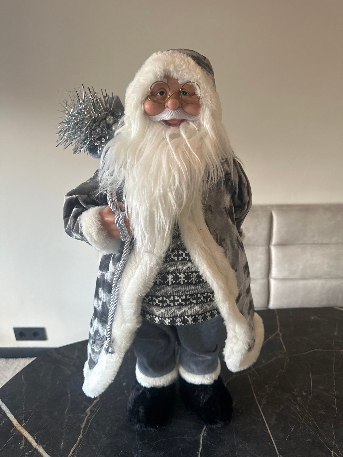 Kerstfiguur kerstman grijs, Ophalen, Zo goed als nieuw