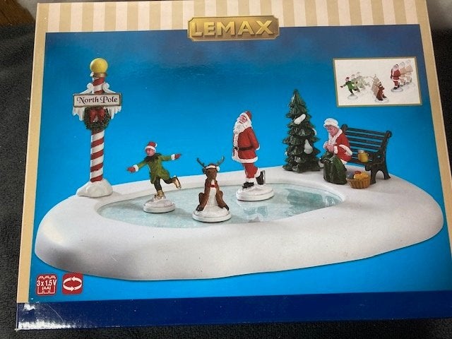 Lemax North Pole Ice Follies, Ophalen of Verzenden, Zo goed als nieuw
