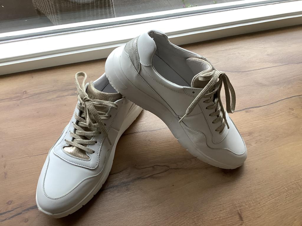 Tango sneakers met uitneembaar voetbed, Ophalen of Verzenden, Zo goed als nieuw, Wit, Sneakers of Gympen
