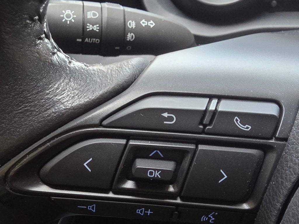 Foto 14 van Yaris Hybrid 2020 grijs Garantie Trekh, Android auto Keyless