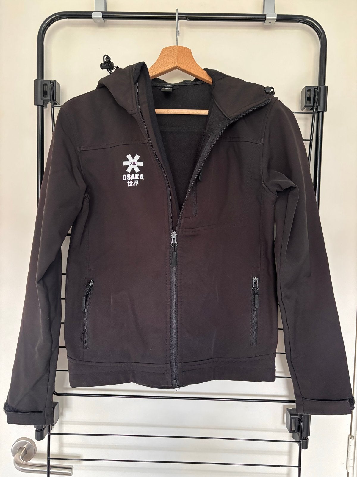 Osaka Softshell Jas Zwart - Maat 12-14 (S), Kleding | Heren, Ophalen of Verzenden, Gedragen, Overige maten, Zwart