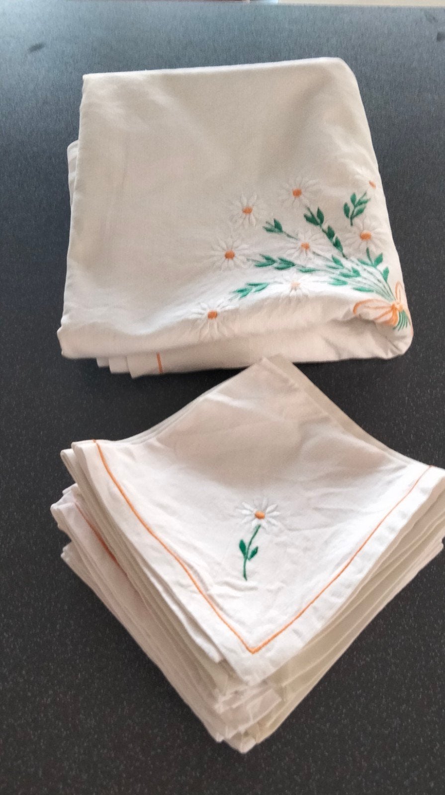 vintage tafelkleed en servetten met madeliefjes borduurwerk, Huis en Inrichting, Ophalen of Verzenden, Rechthoek