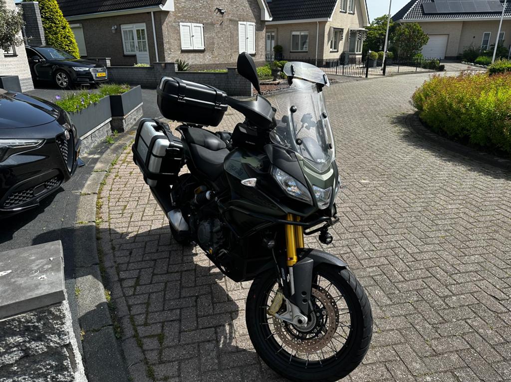 Aprillia Caponord Rally, Particulier, Toermotor