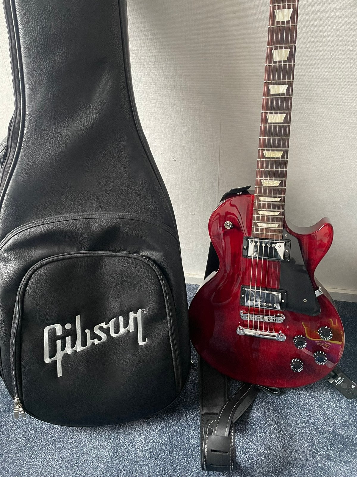 Gibson Les paul Studio Wine Red, Ophalen of Verzenden, Zo goed als nieuw, Solid body, Gibson