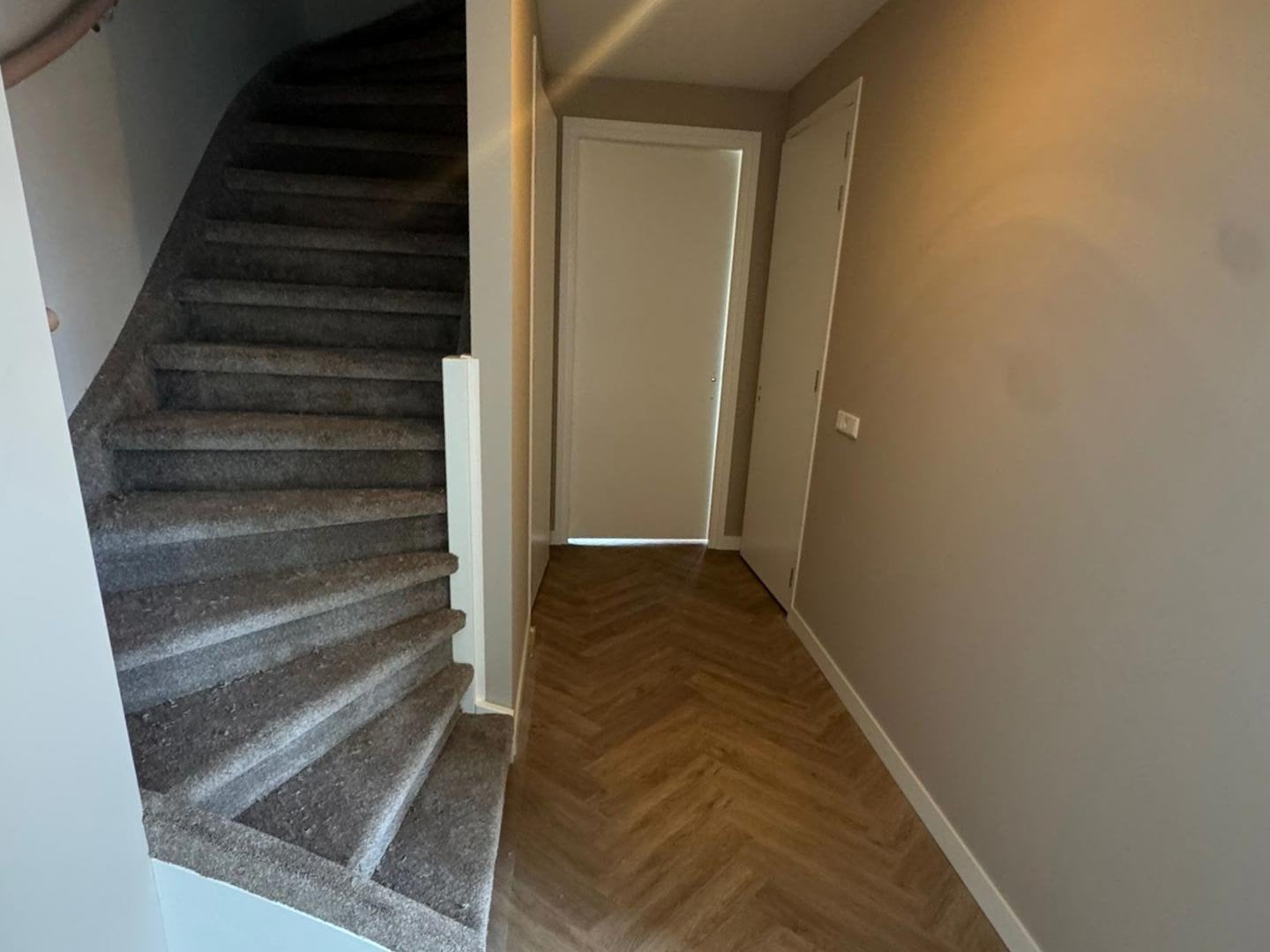 Schilder werk u bepaalt zelf de prijs en wij schilderen, Diensten en Vakmensen, Schilders en Behangers