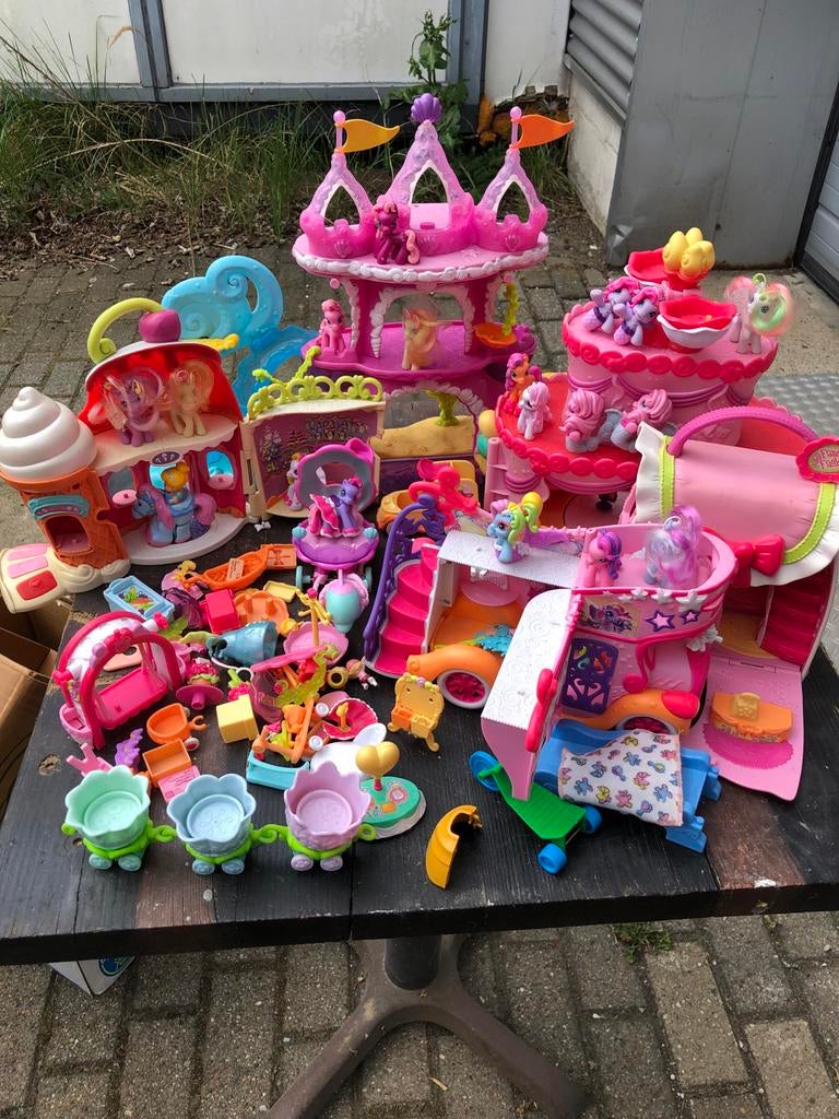 Grote My Little Pony speelgoedset met kastelen en figuren, Kinderen en Baby's, Speelgoed | My Little Pony, Ophalen of Verzenden