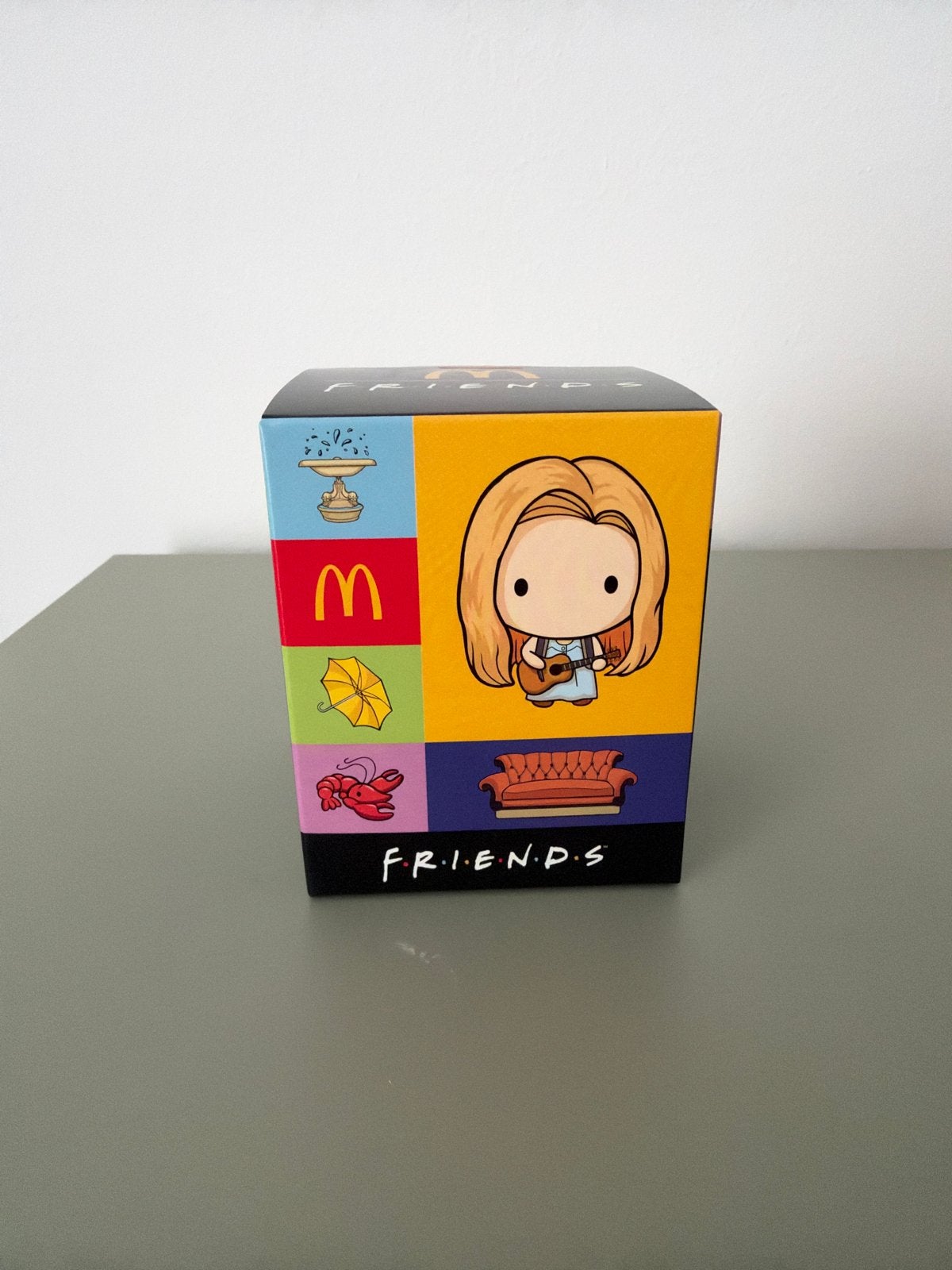 Phoebe - Friends Mcdonalds nieuw in doos, Verzamelen, Ophalen of Verzenden, Zo goed als nieuw, Tv, Gebruiksvoorwerp