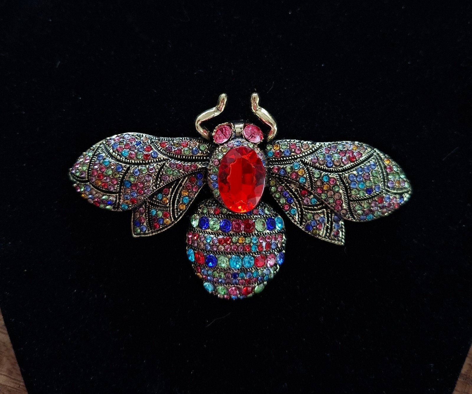 Kleurrijke Bij Broche met Strass en Rode Steen, 10 cm of meer, Overige materialen, Overige kleuren, Nieuw
