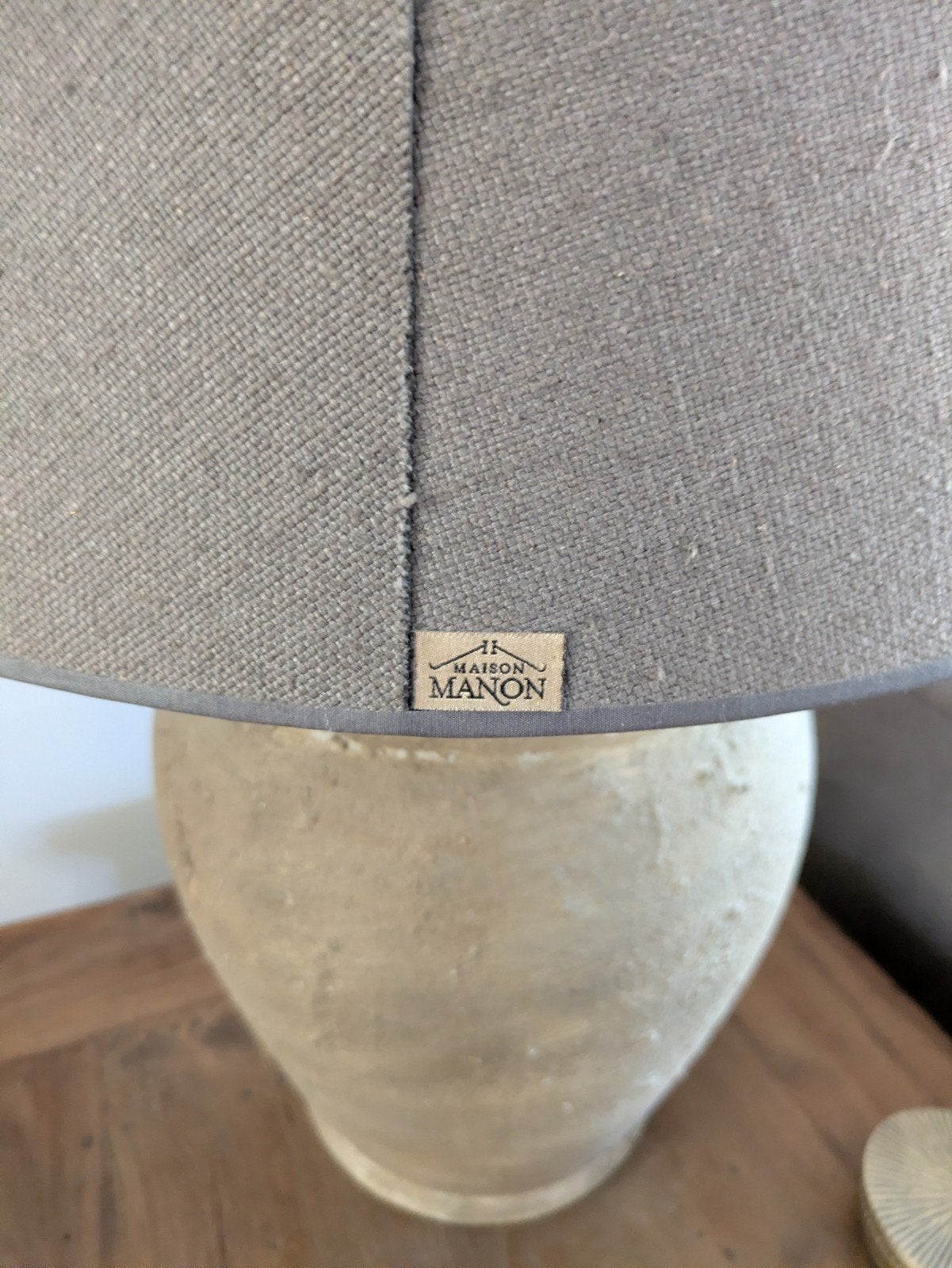 Maison Manon Vaas Lamp met Lichtbruine Linnen Kap, Ophalen, 60 cm, Natuurlijk materiaal, Nieuw