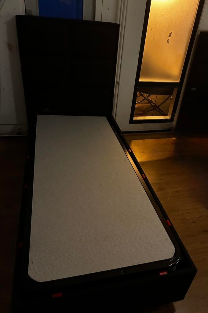 Twee 1 persoons boxspring bedden, Ophalen, Zo goed als nieuw, Eenpersoons, Zwart