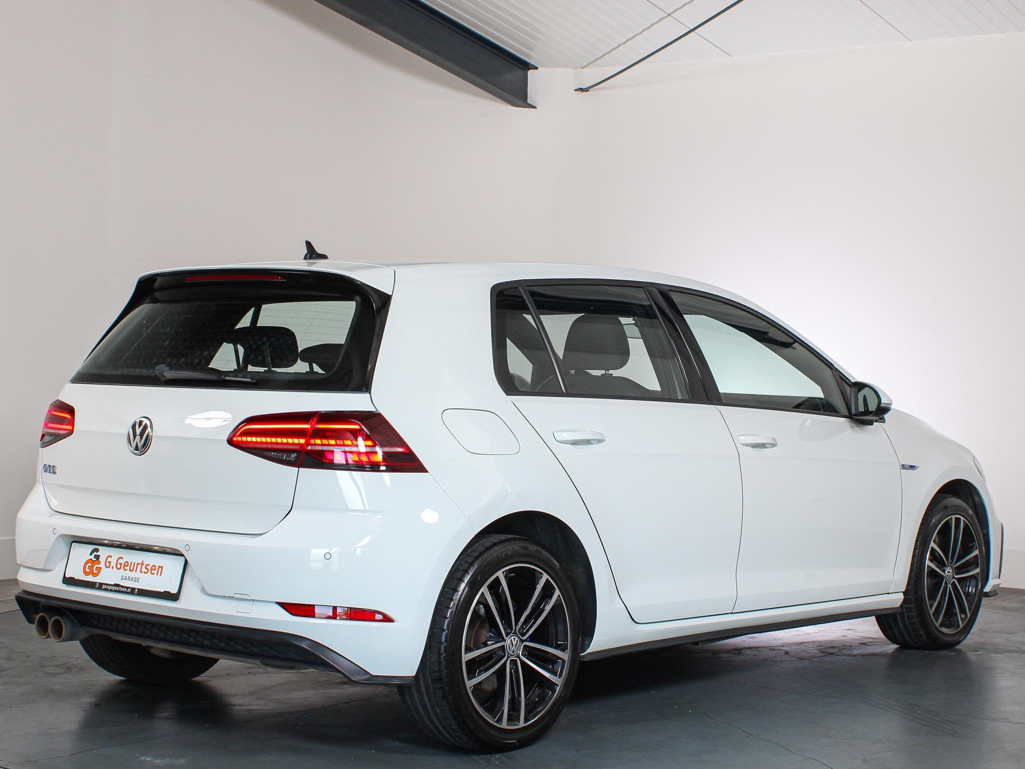 Volkswagen Golf 1.4 TSI PHEV GTE Standkachel, LED, Apple Car, Stof, Gebruikt, 4 cilinders, Wit