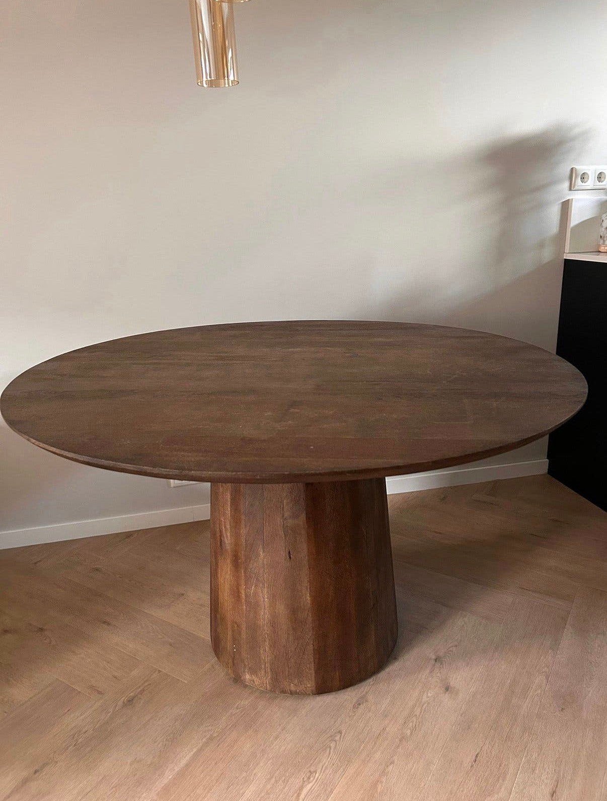 Loods5 eettafel, Ophalen, Gebruikt, Rond, Japandi walnoot