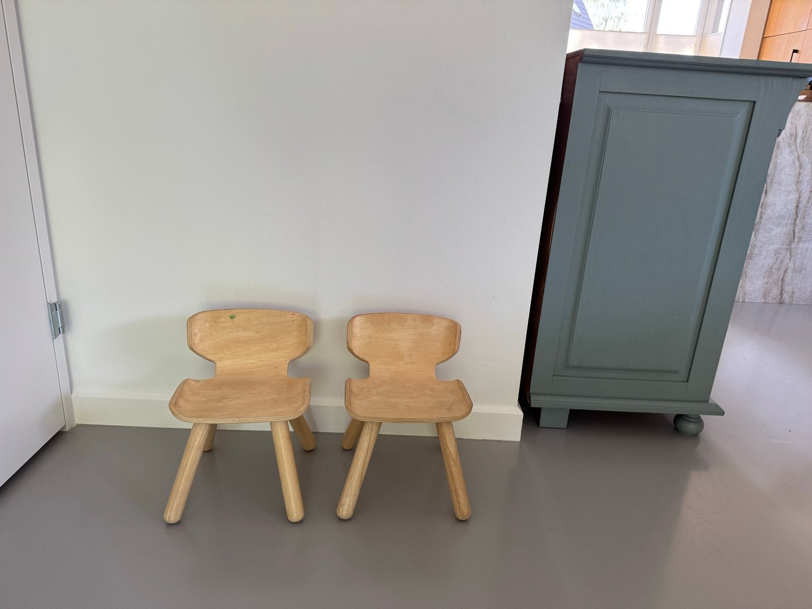 Plantoys 2x kinderstoel van rubberhout, Ophalen, Gebruikt, Overige typen