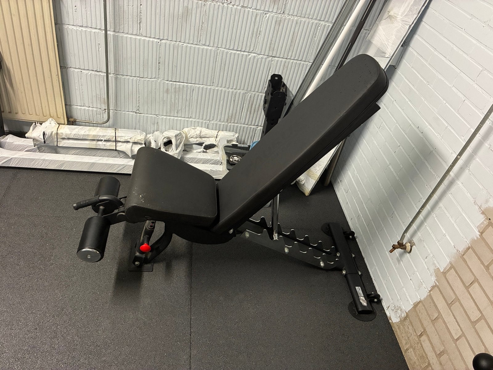 Taurus B950 fitnessbank - commerciële kwaliteit, Sport en Fitness, Fitnessmaterialen, Ophalen, Gebruikt, Armen, Fitnessbank