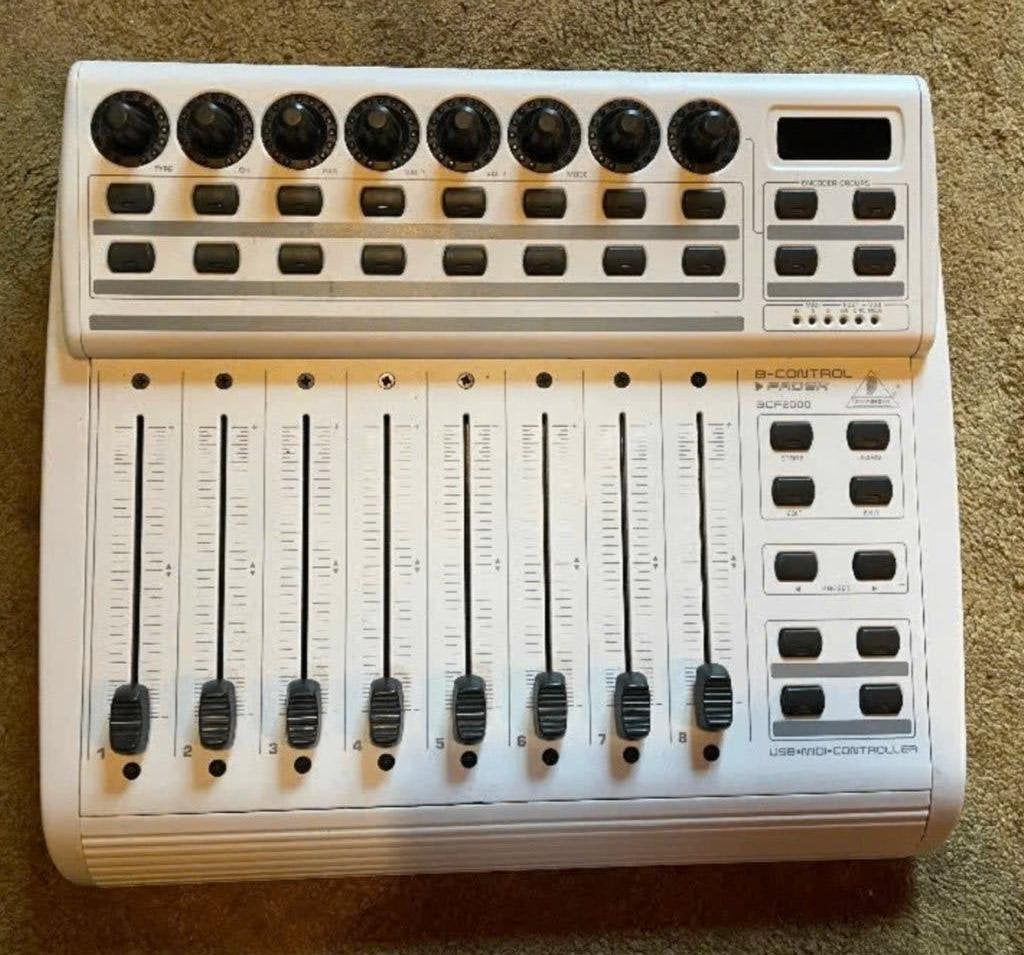 behringer BCF 2000 white, Muziek en Instrumenten, Ophalen of Verzenden, Gebruikt, 5 tot 10 kanalen