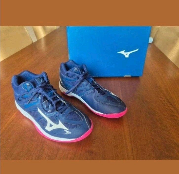 Mizuno Thunder Blade Mid 2 / korfbal / hockey  schoenen  40, Ophalen of Verzenden, Gebruikt, Hardloopschoenen, Overige merken