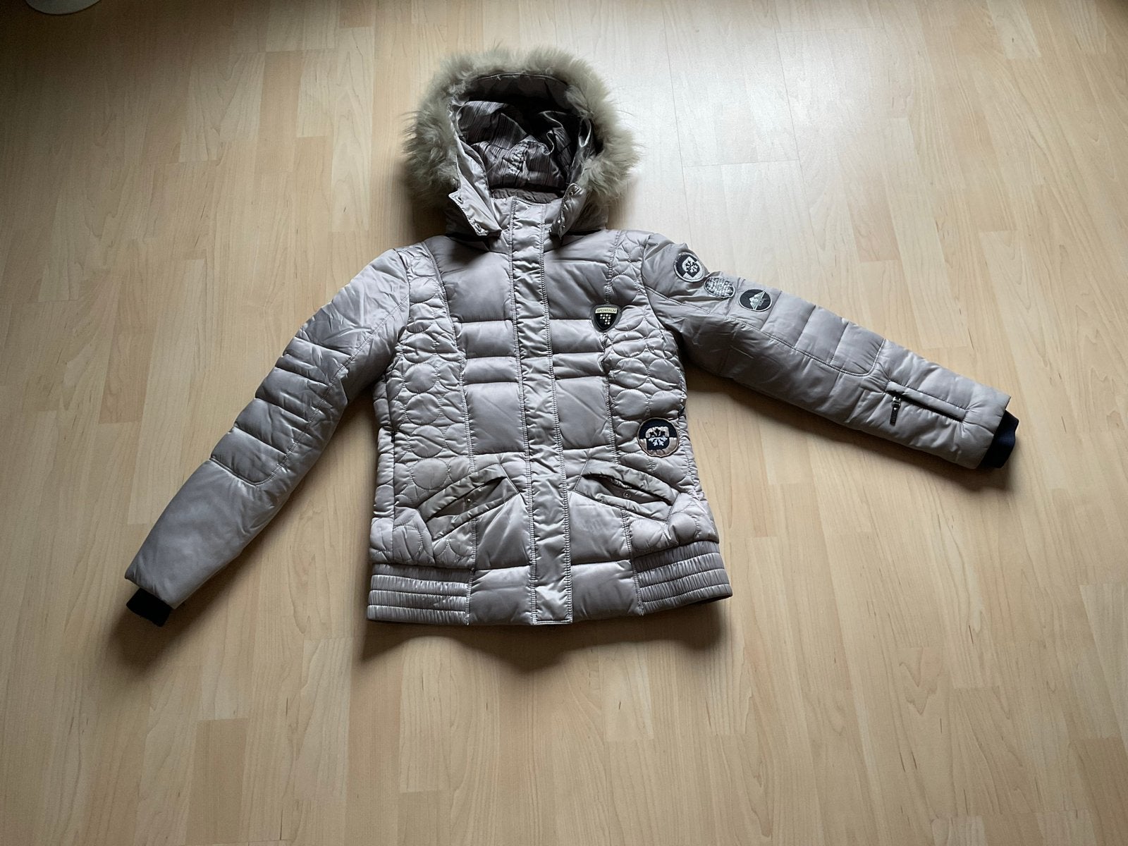 Sportalm Ski Jack met  bontkraag - Maat M, Ophalen of Verzenden, Zo goed als nieuw, Maat 38/40 (M), Beige