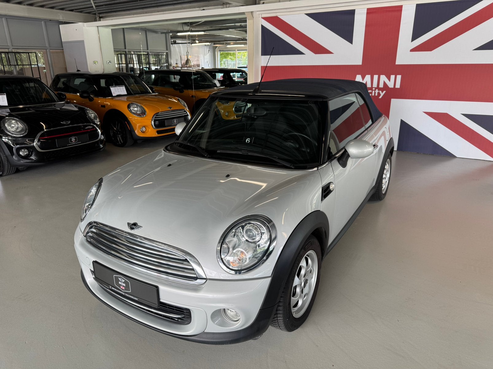 Mini 1.6 Cooper Roadster 2012 Grijs ( 6 MAANDEN GARANTIE ), Auto's, Stof, Zwart, 4 cilinders, Cabriolet