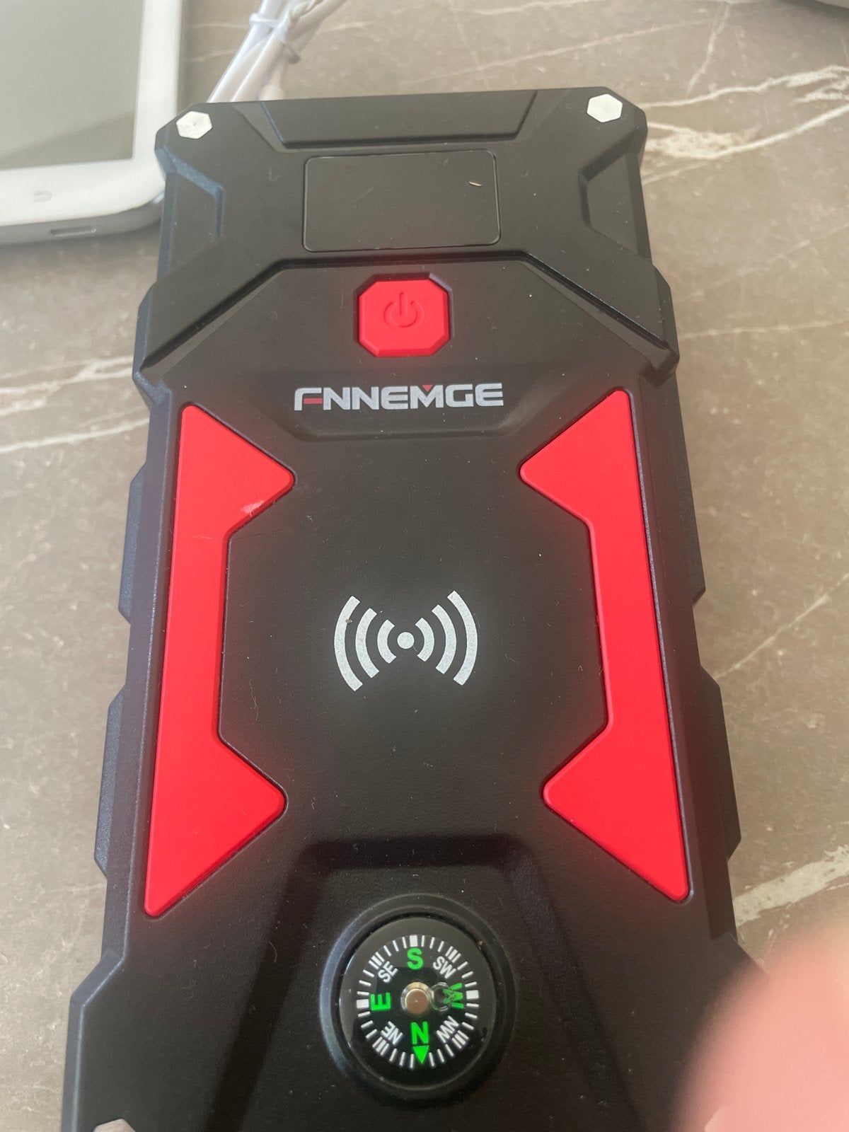 FNNEMGE Draagbare Auto Startbooster met Draadloos Opladen, Ophalen of Verzenden, Zo goed als nieuw
