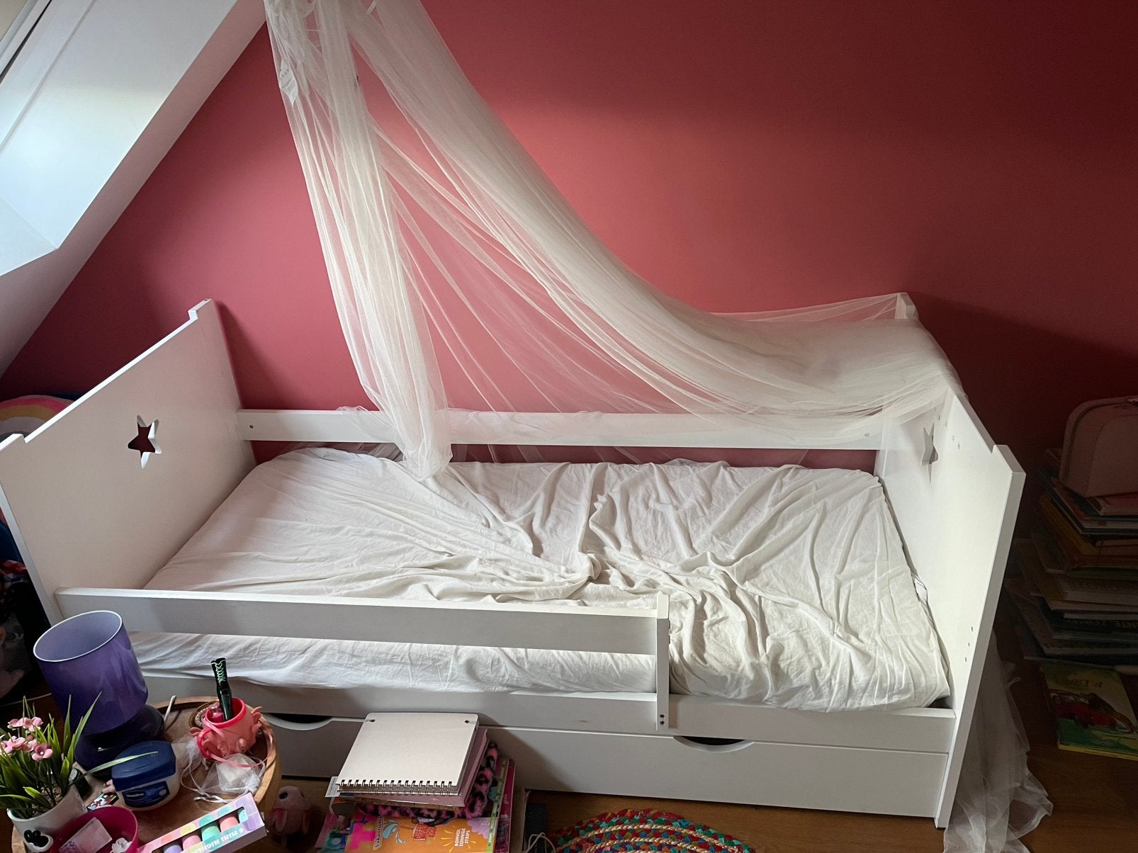 Kinder bed wit hout Petite Amelie, Kinderen en Baby's, Ophalen, Gebruikt, 140 tot 160 cm, 70 tot 85 cm