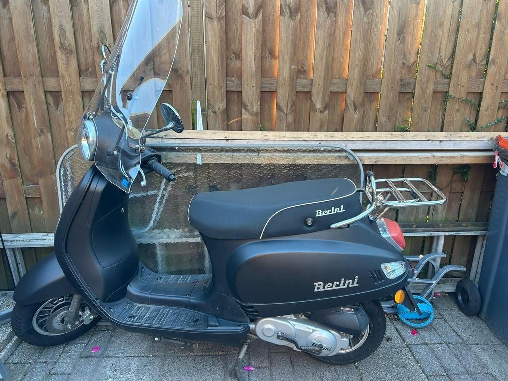 Berini napoli scooter lage km stand 3525 uitstekende staat, Ophalen, Gebruikt, Overige modellen, Benzine
